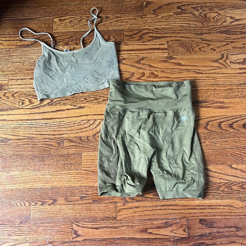 Forever 21 workout set